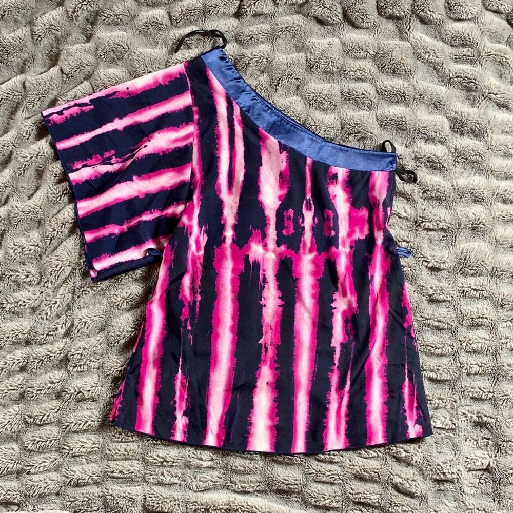 One shoulder blouse size M
